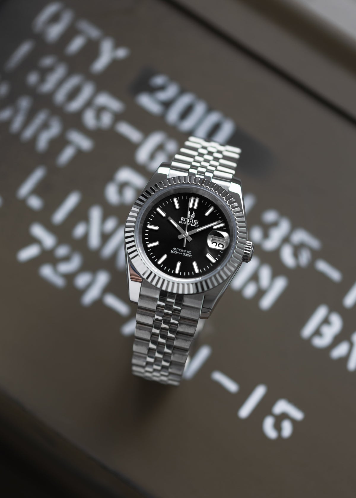 BLACK CLASSIC DATE