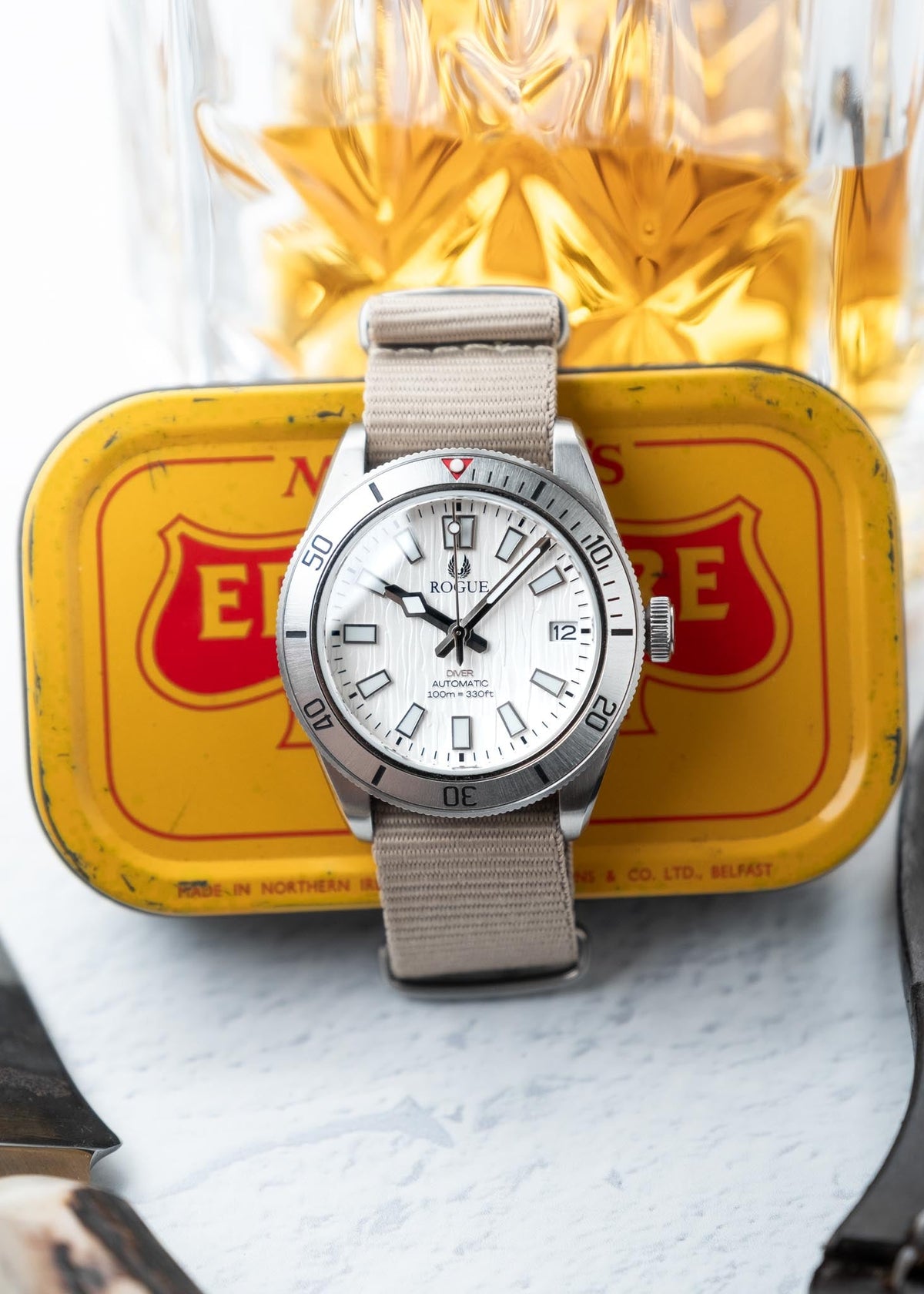 WHITE DIVER TEXTURE DIAL