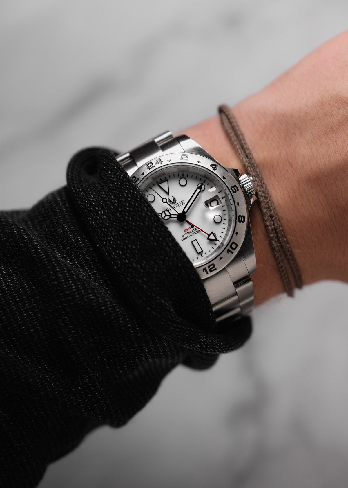WHITE SEEKER GMT