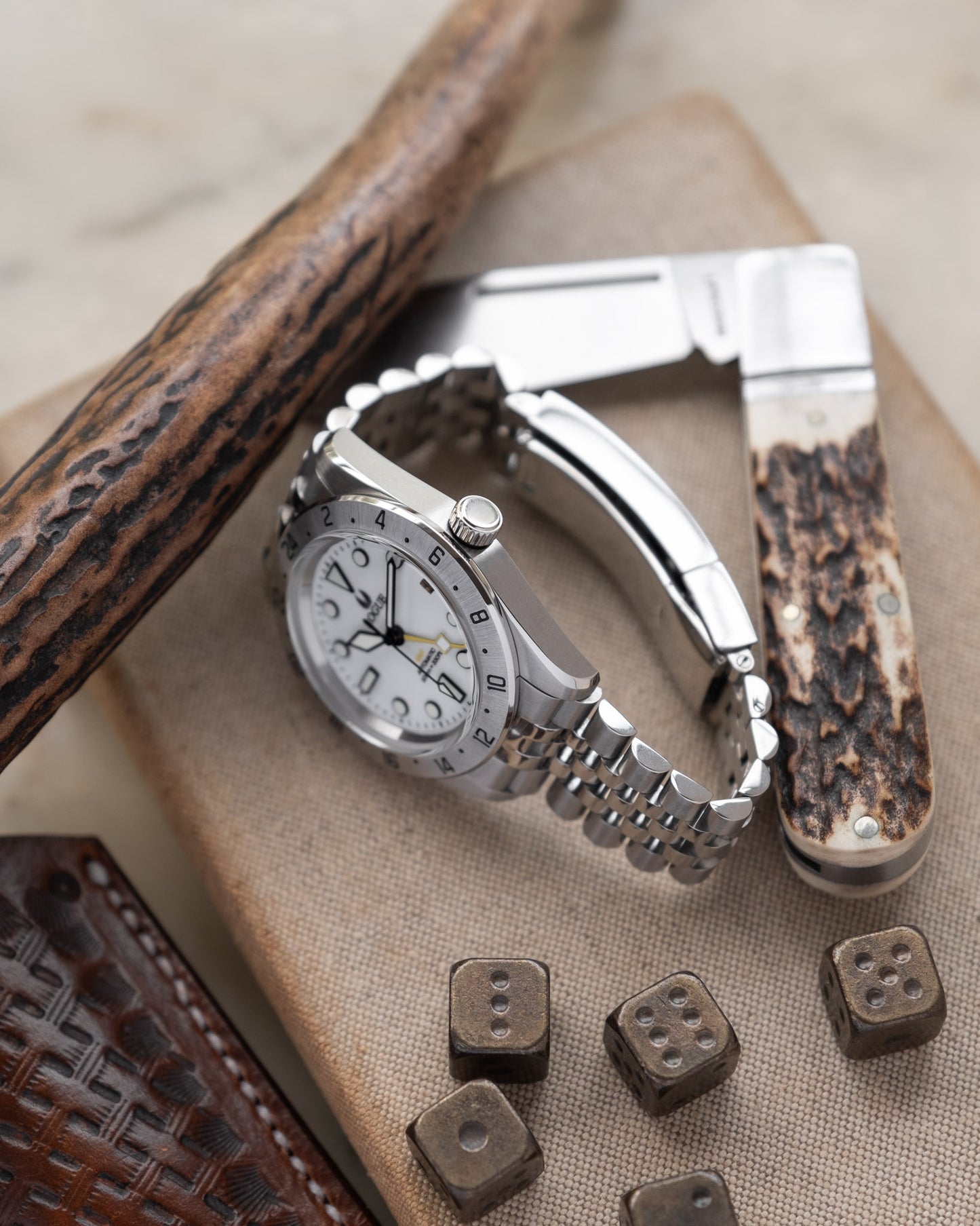 WHITE 38 GMT
