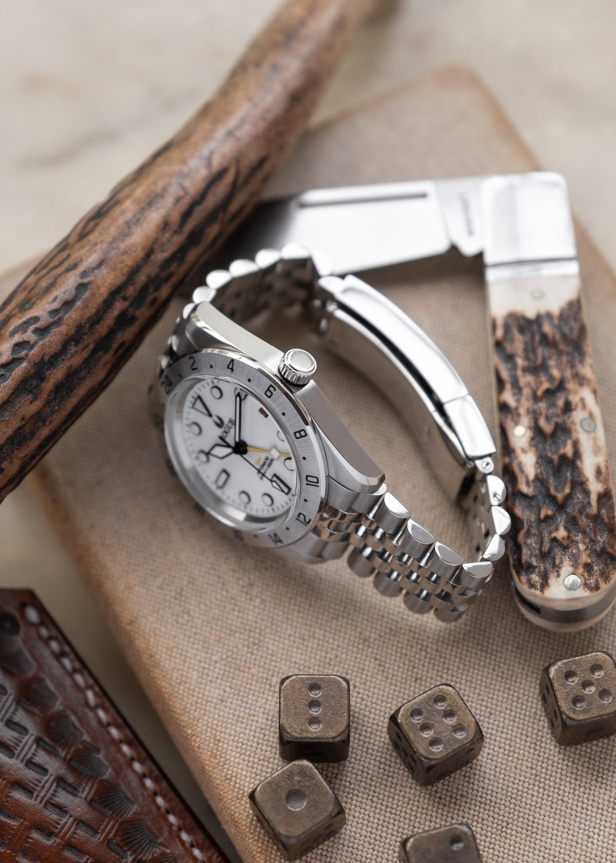 WHITE 38 GMT