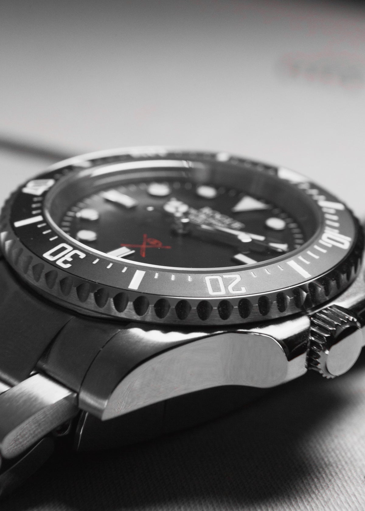 RED/BLACK DIVE PROFESSIONAL