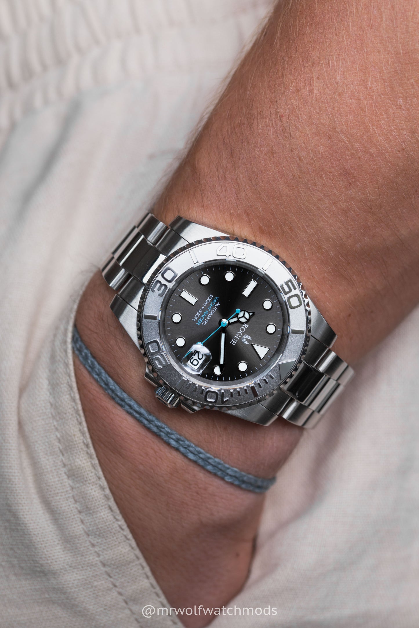 SILVER YACHT RACER