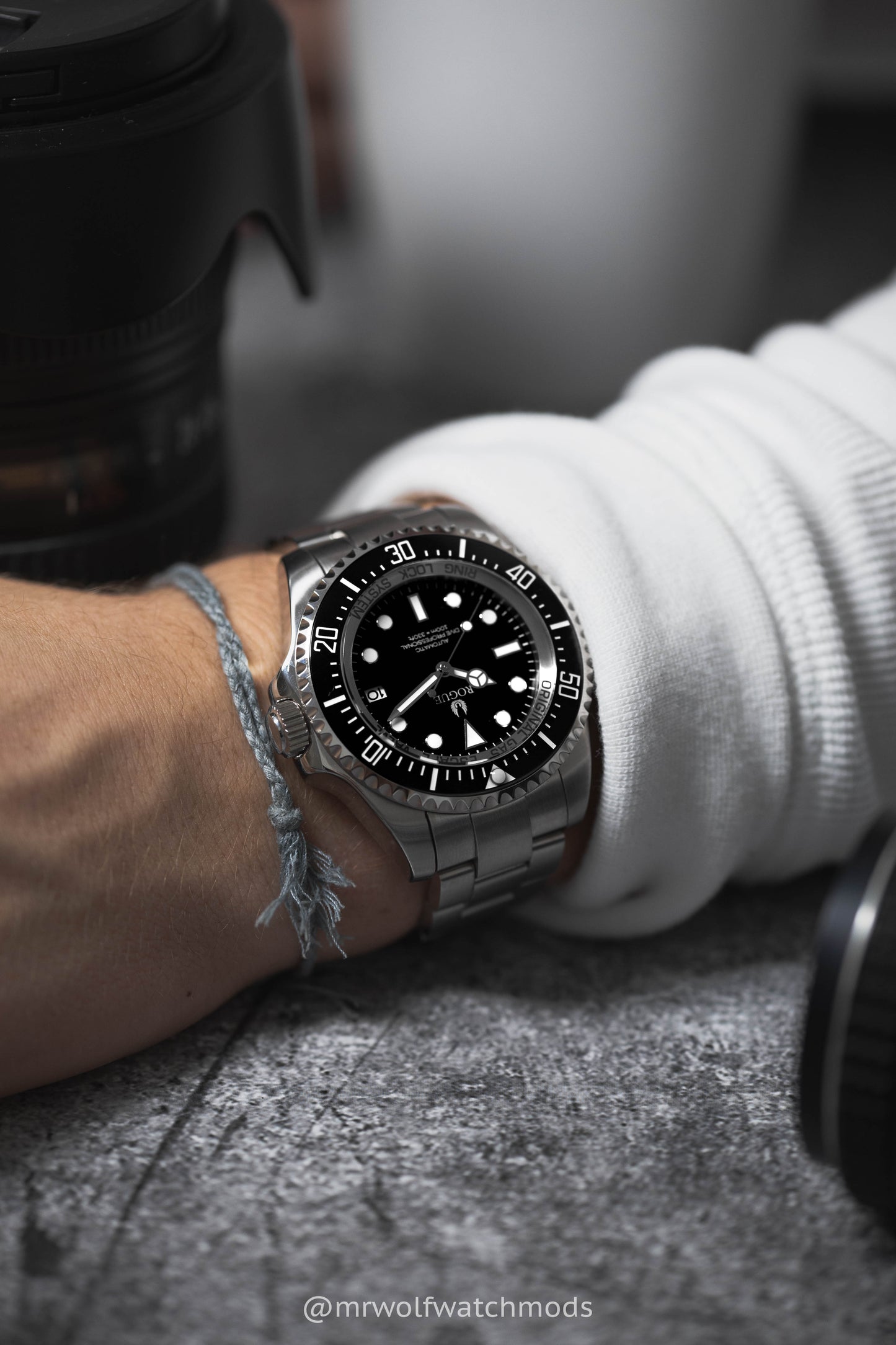 BLACK 44 DIVE PROFESSIONAL