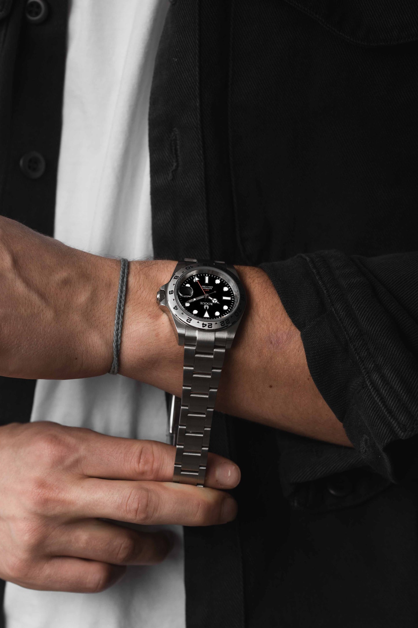 BLACK SEEKER GMT