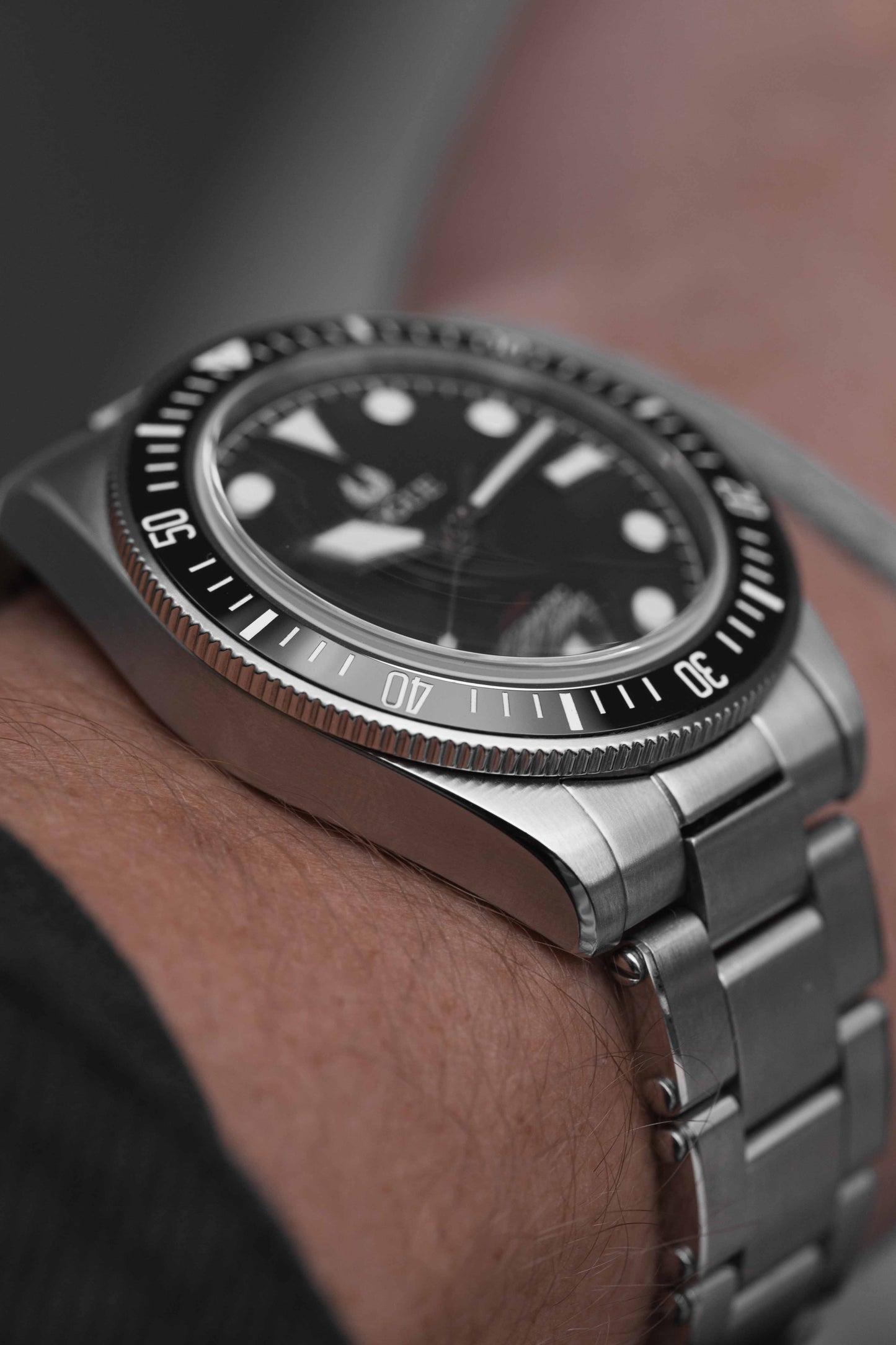 BLACK DIVER