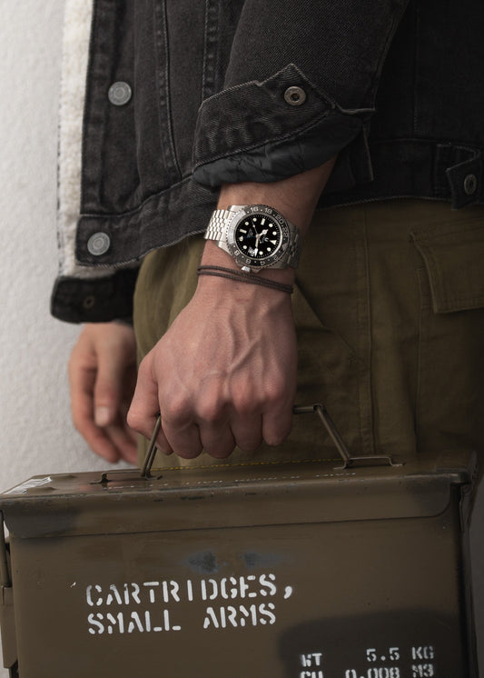 DARK KNIGHT / BRUCE WAYNE GMT