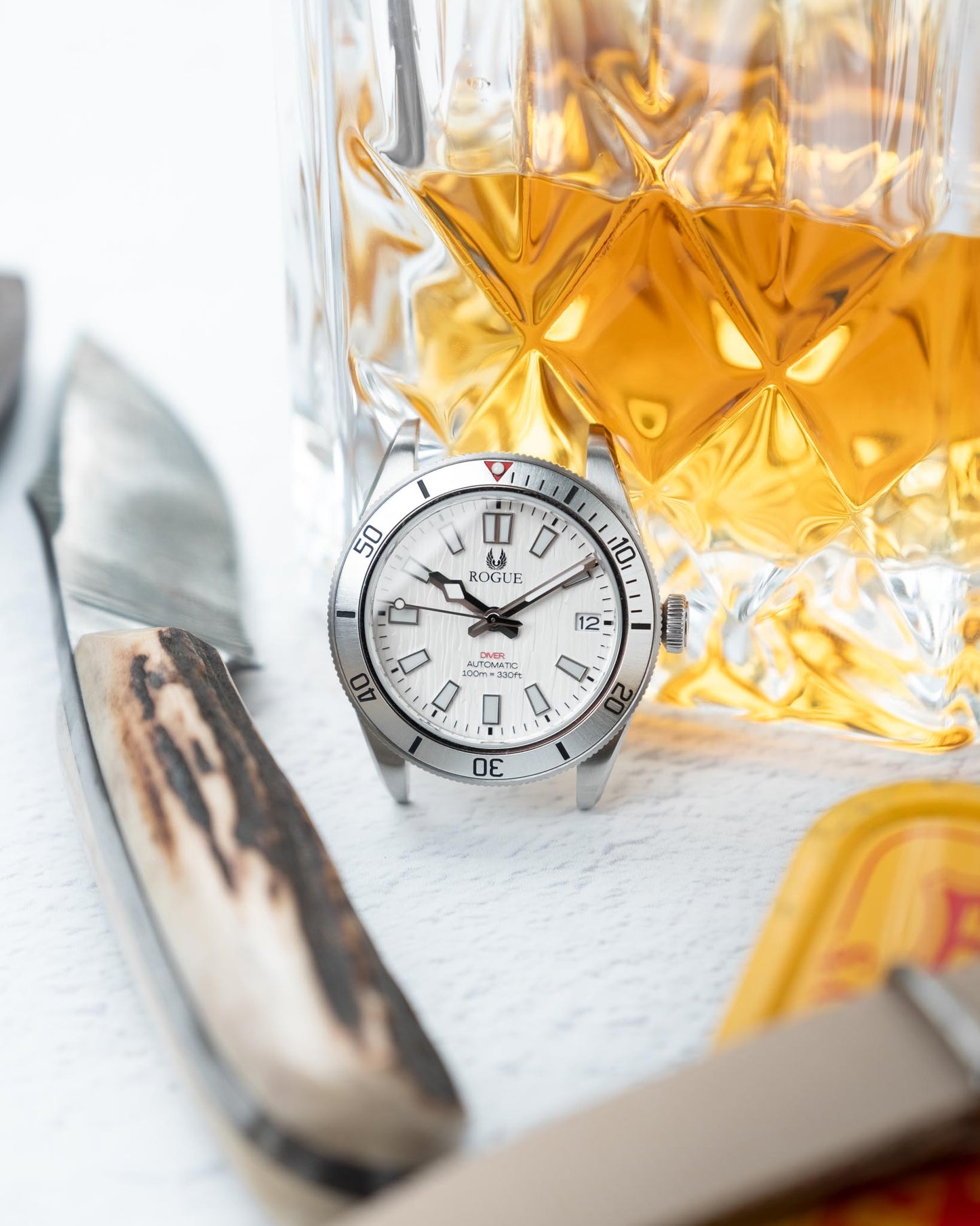 WHITE DIVER TEXTURE DIAL