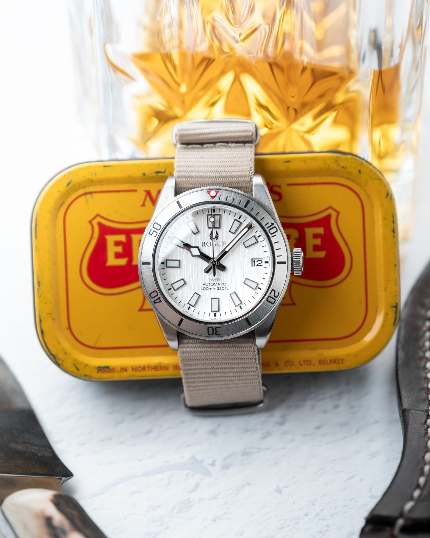 WHITE DIVER TEXTURE DIAL