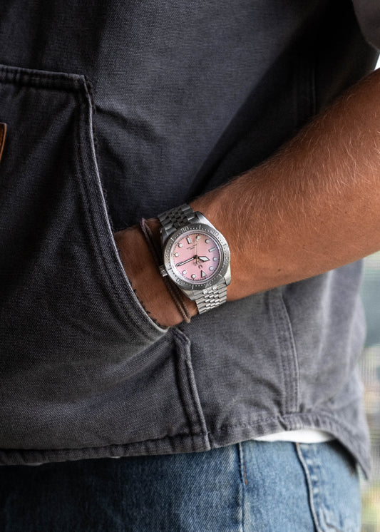 PINK 38 DIVER