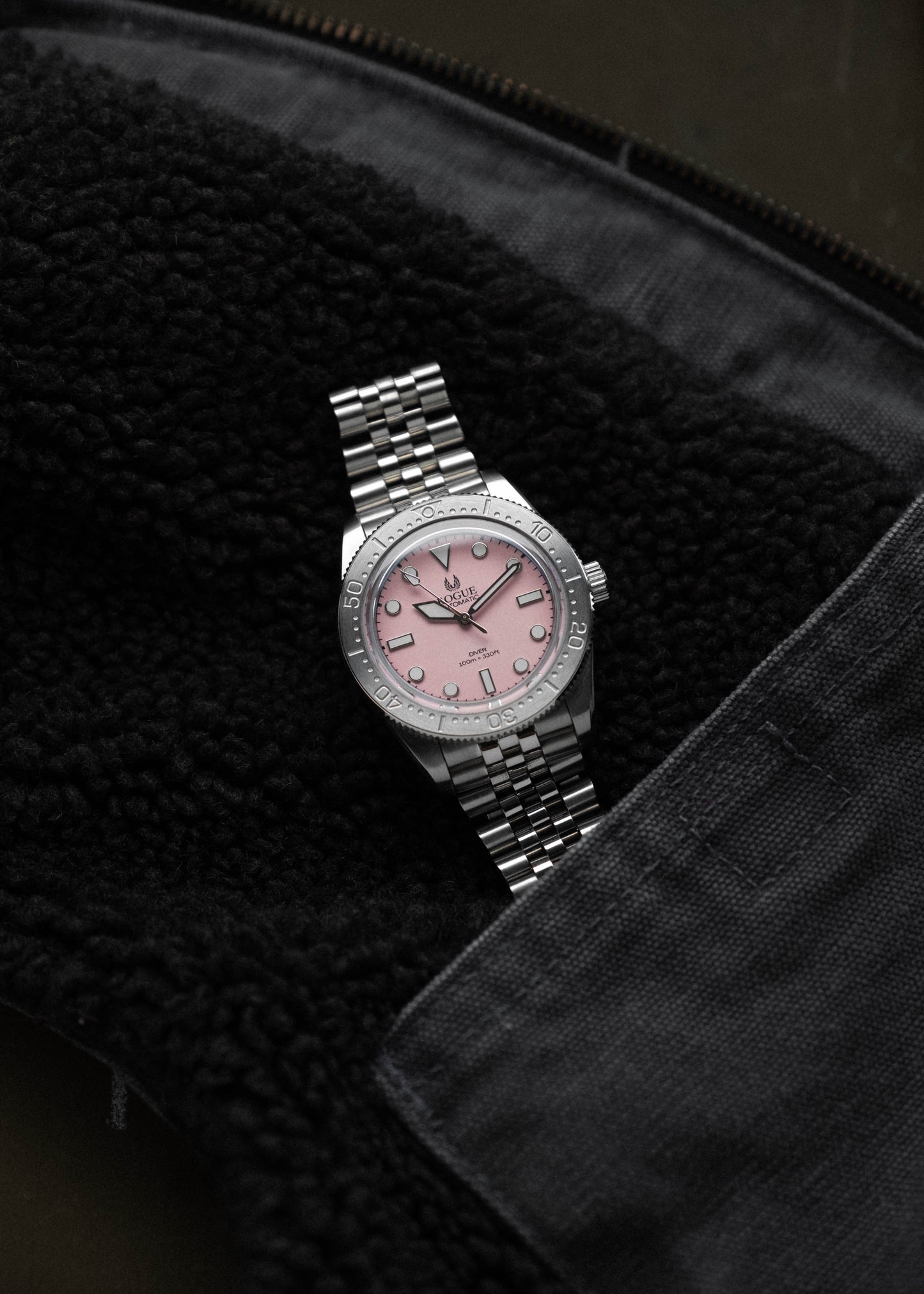 PINK 38 DIVER