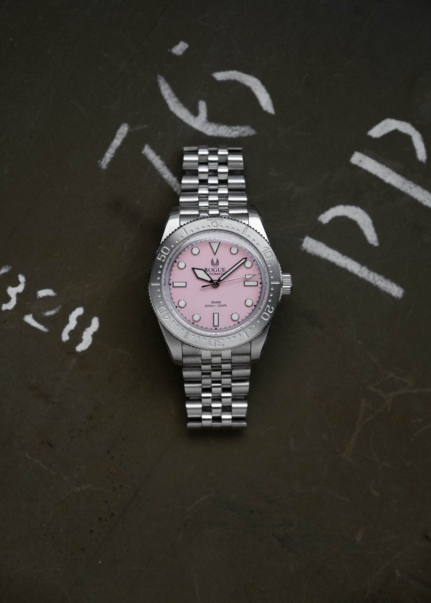 PINK 38 DIVER