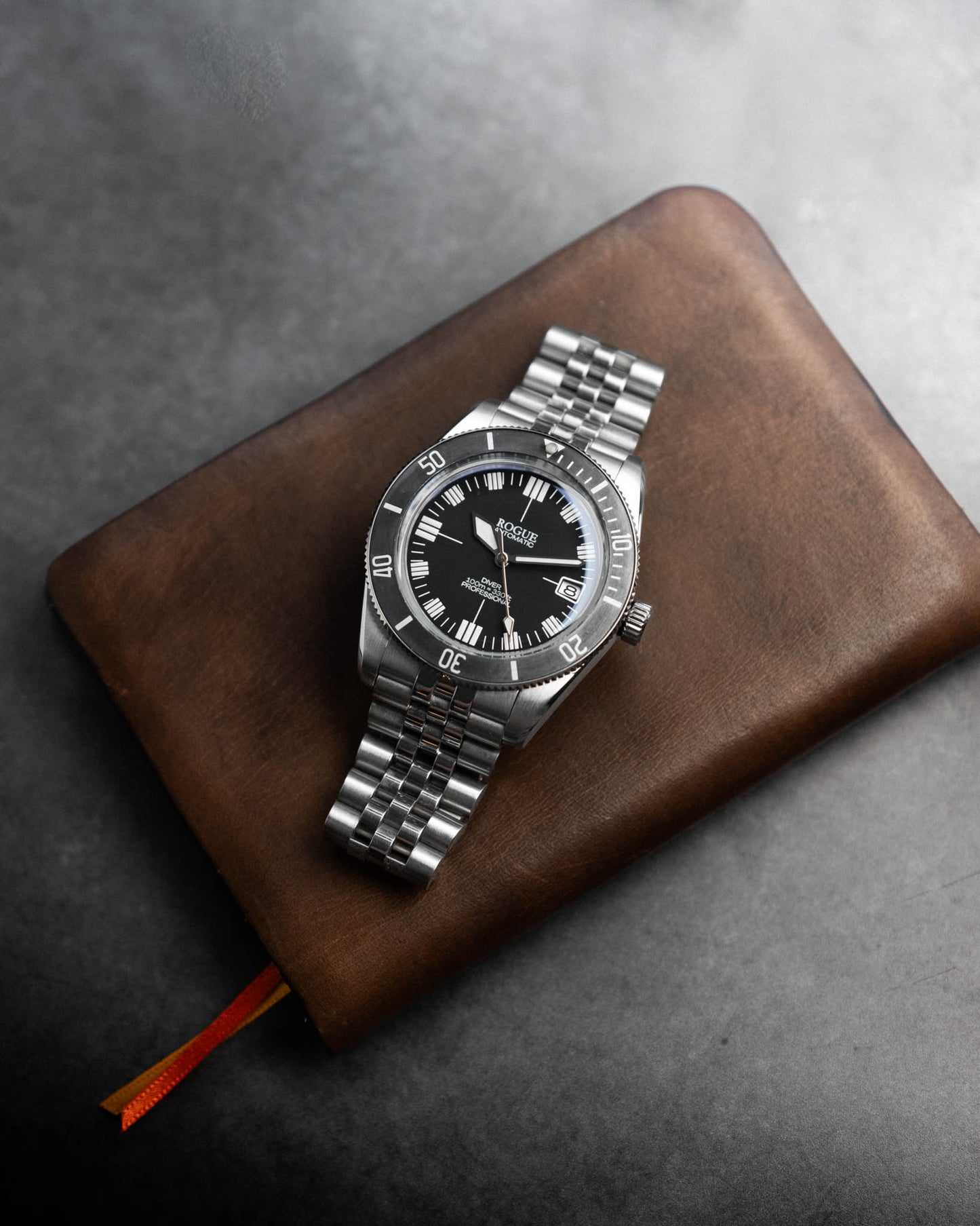 GHOST 38 DIVER