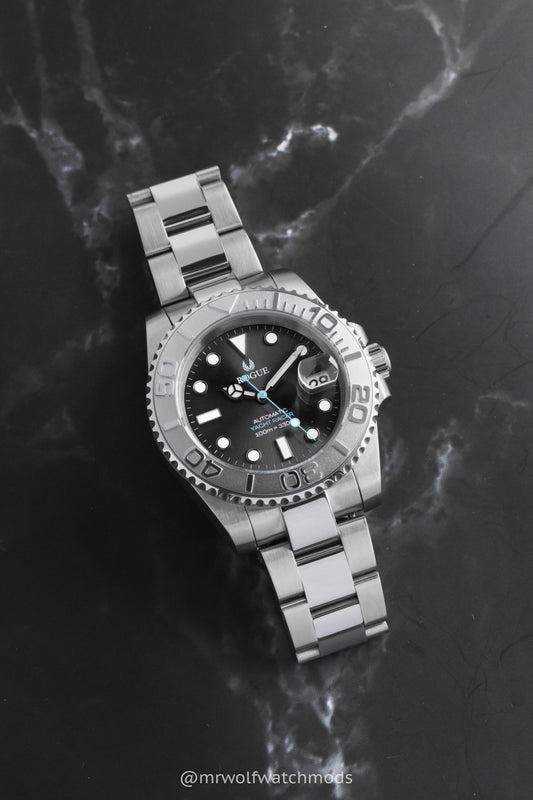 SILVER YACHT RACER
