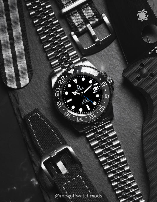 DARK KNIGHT / BRUCE WAYNE  GMT