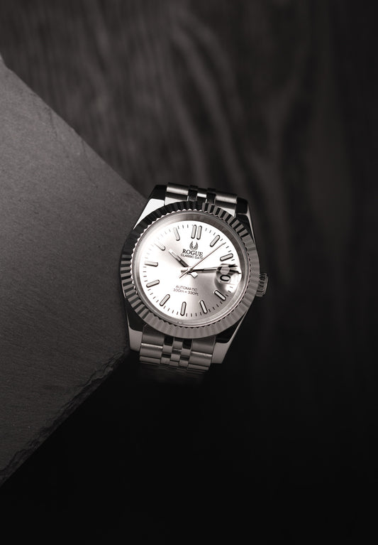 PEARL WHITE CLASSIC DATE