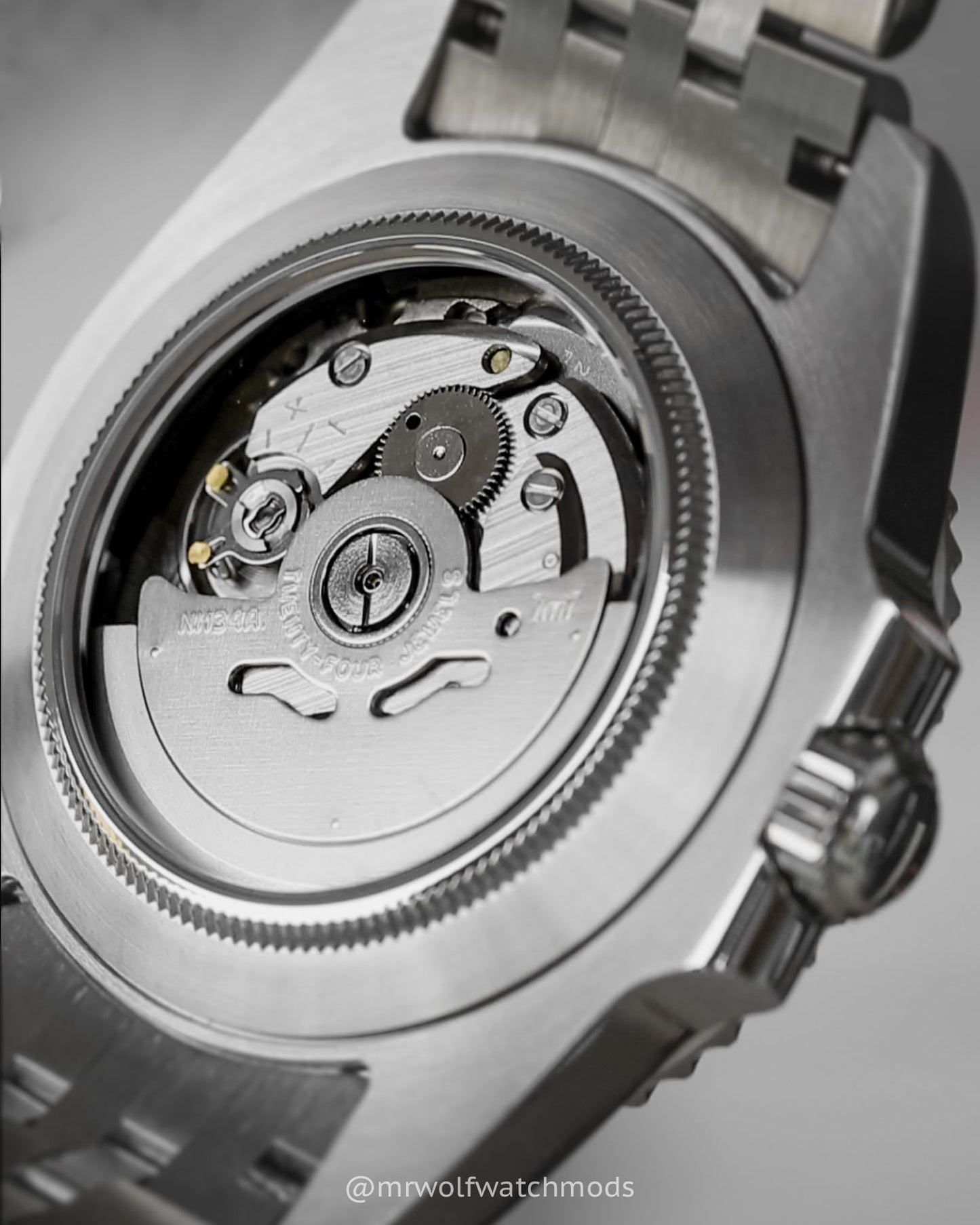 DARK KNIGHT / BRUCE WAYNE  GMT